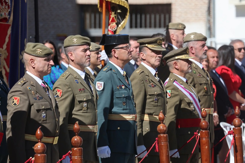 Presentación de la Jura de Bandera Civil en el Patio del Pozo de Medina del Campo. Yaiza Cobos ( REGRESAMOS )